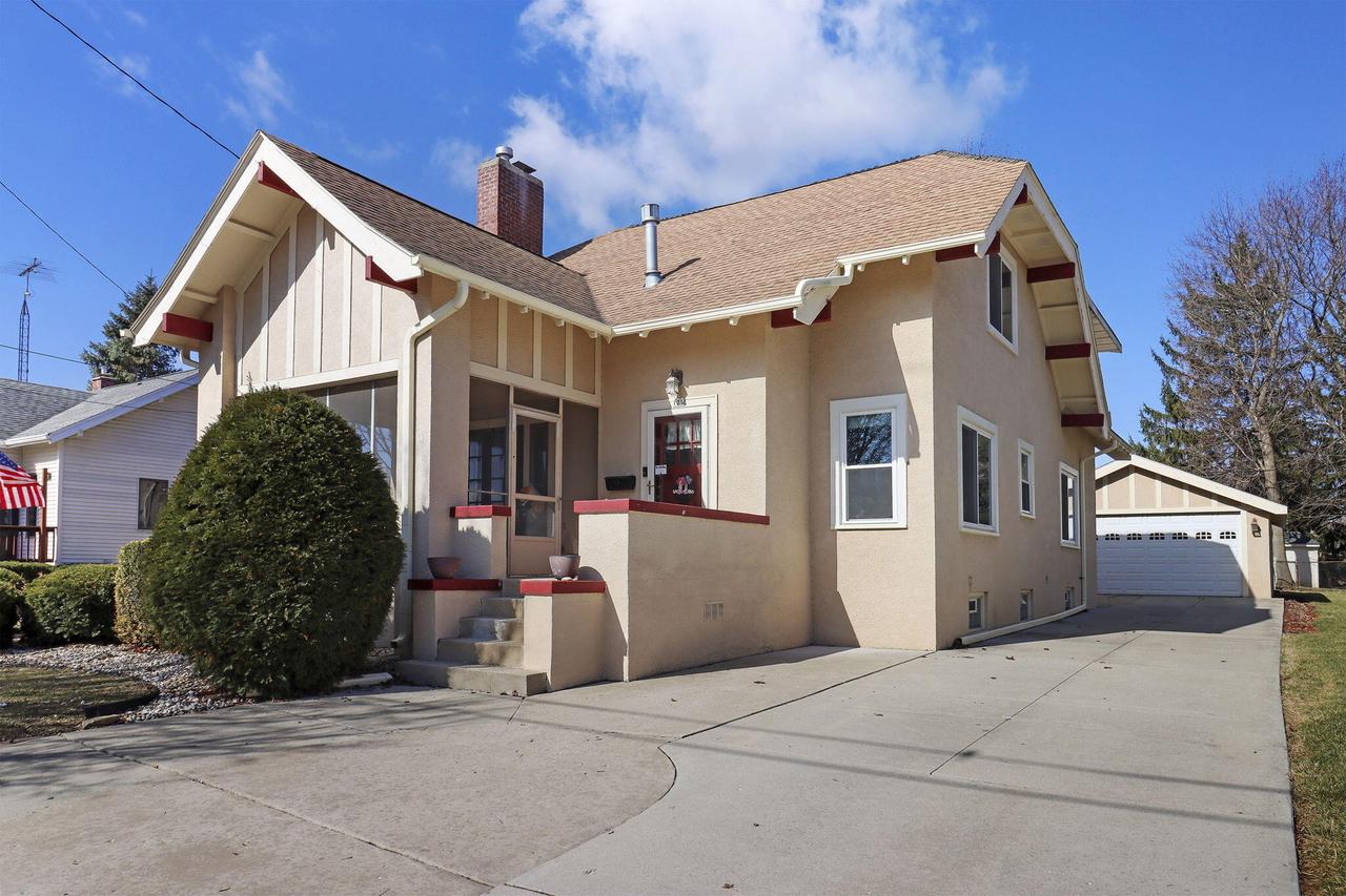 125 Kendall St, Burlington, WI 53105