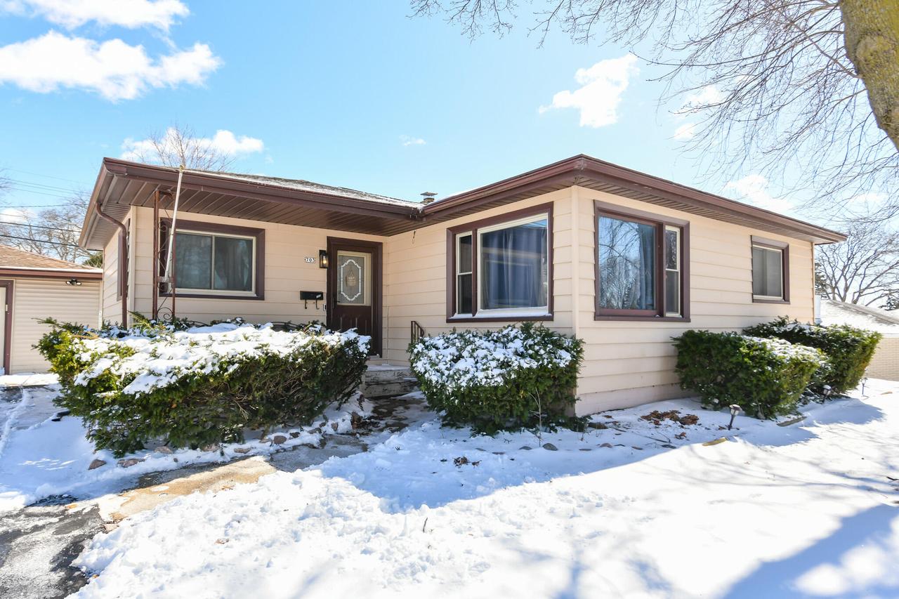 703 Perry Ave, Mount Pleasant, WI 53406