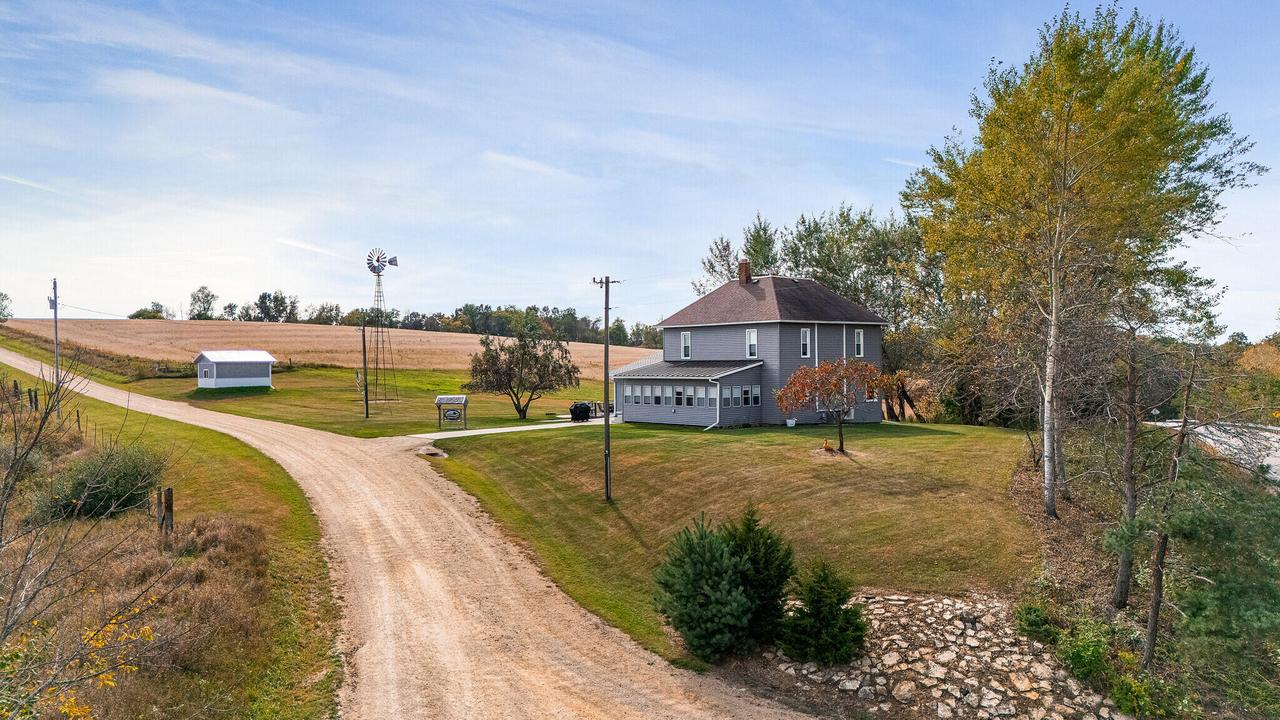 S5975 Plainview Rd, Liberty, WI 54664