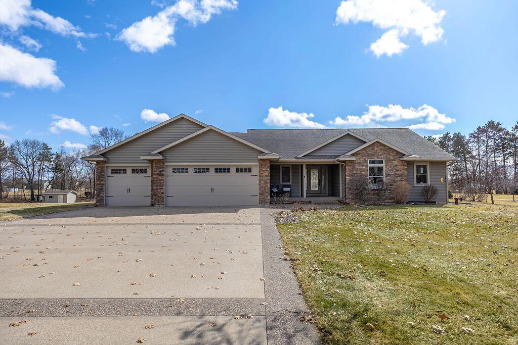 W7941 Tulip Ln, Holland, WI 54636