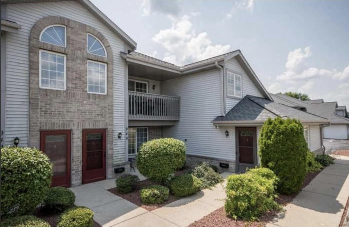 949 Quinlan Dr, Pewaukee, WI 53072