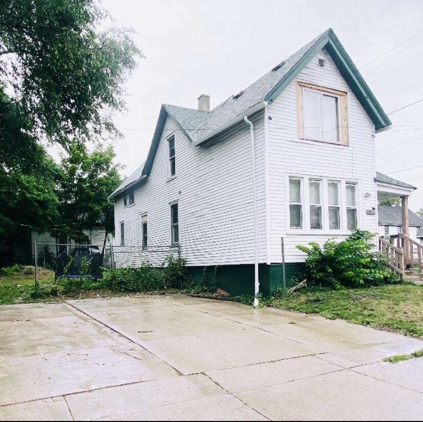 1120 W Chambers Ave., Milwaukee, WI 53206