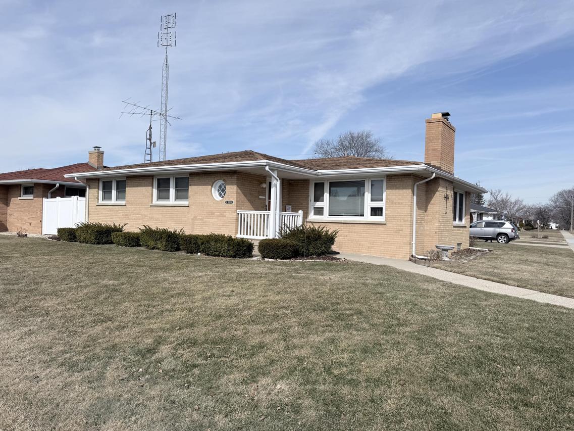 2302 24th St, Kenosha, WI 53140