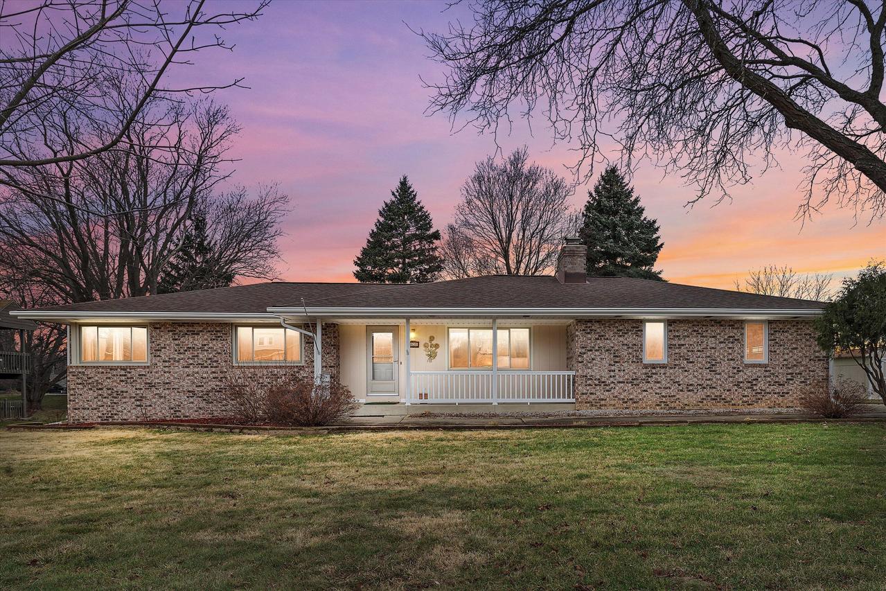 4630 Oakdale Dr, Caledonia, WI 53405