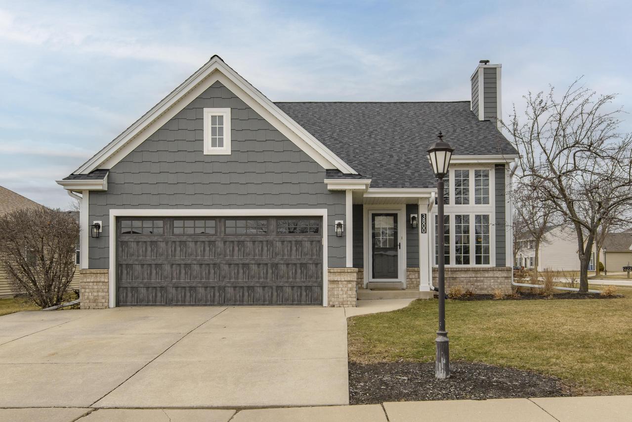 3800 Rivers Crossing, Waukesha, WI 53189