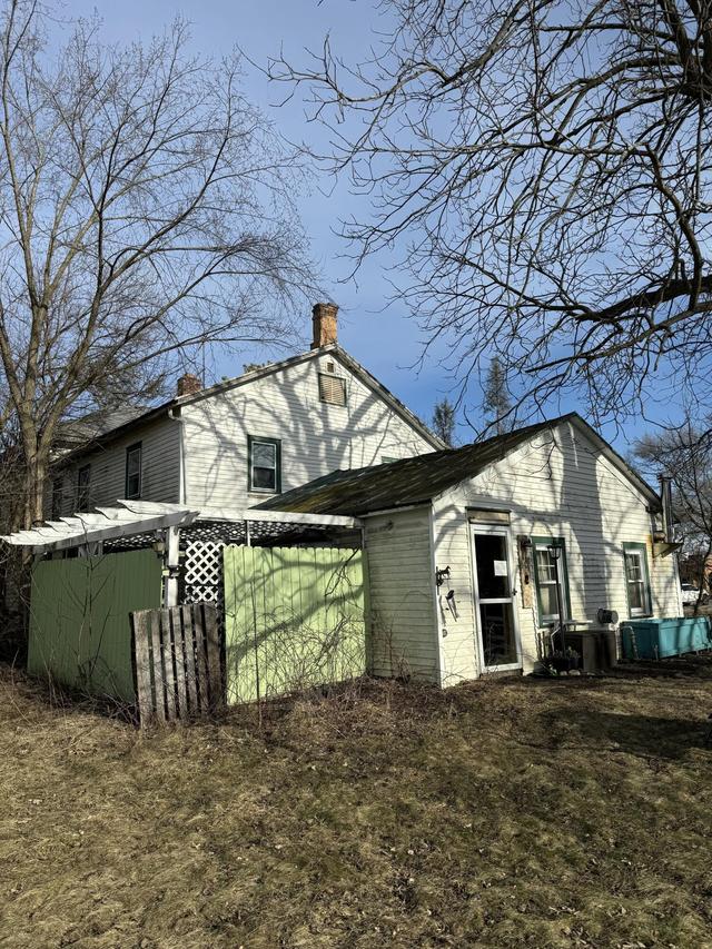 143 E Waukesha Rd, Eagle, WI 53119