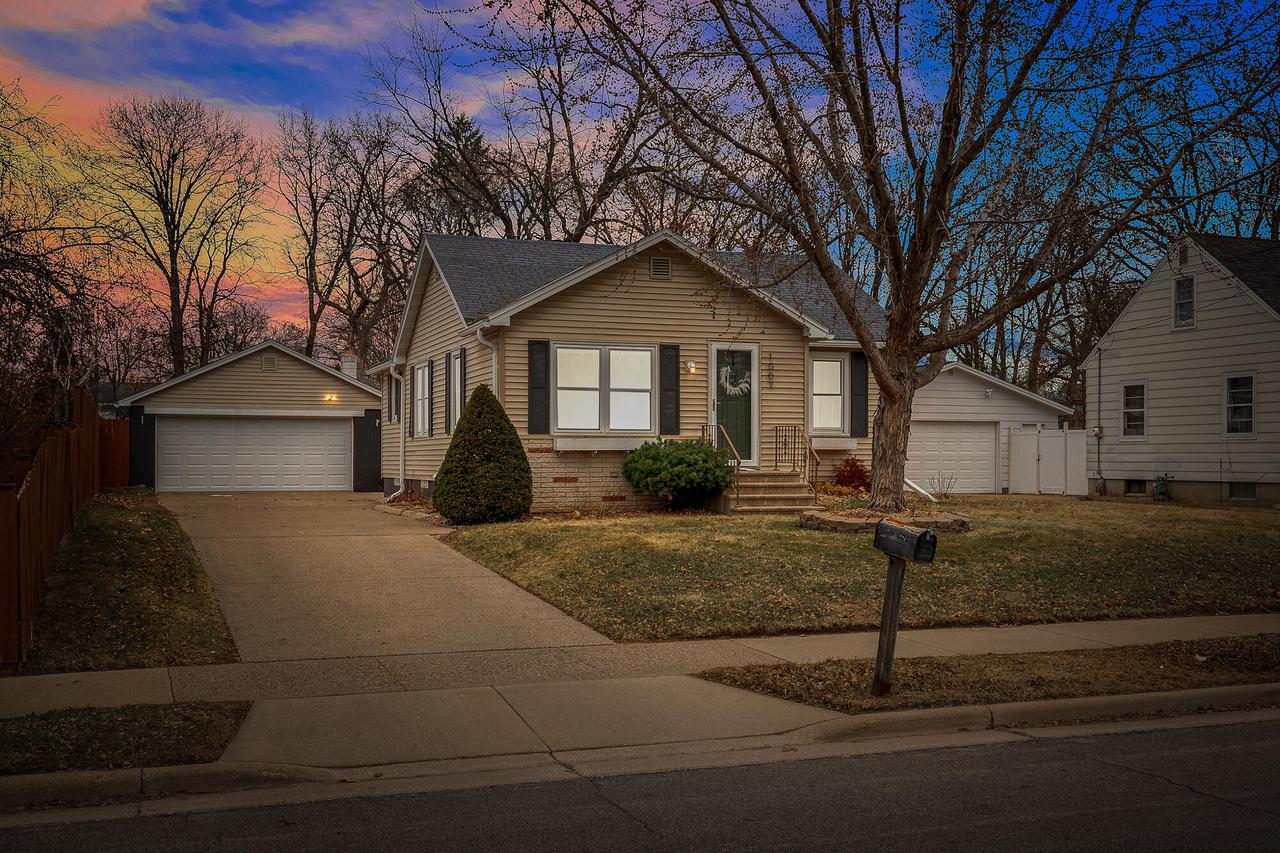1007 Wilson St, Onalaska, WI 54650