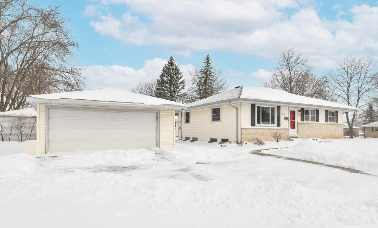 N84W14678 Menomonee Ave, Menomonee Falls, WI 53051