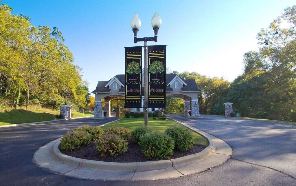 745 Eagleton Dr, Geneva, WI 53147