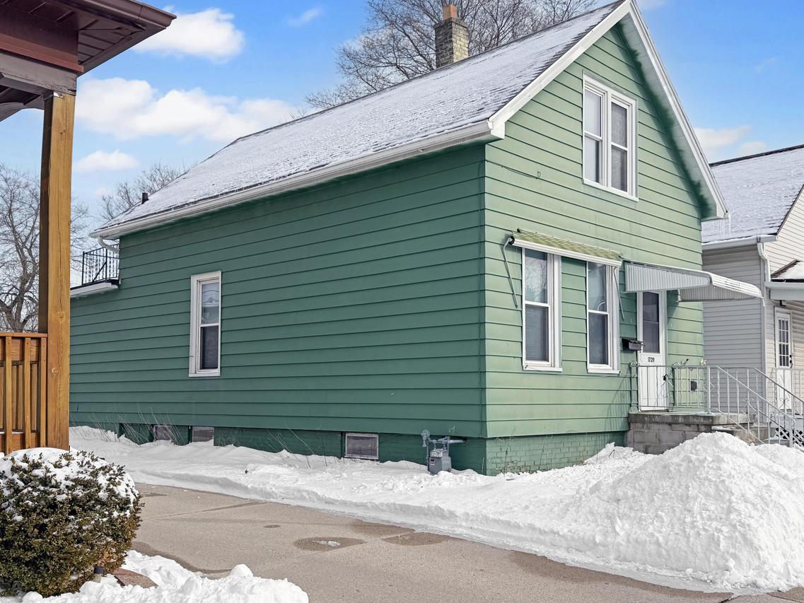 1729 S 13th St, Sheboygan, WI 53081