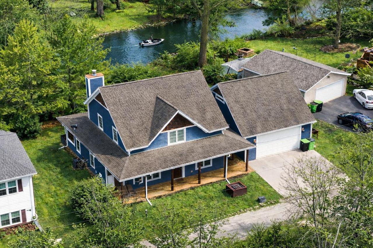 6621 Heidelberg Cir, Waterford, WI 53185