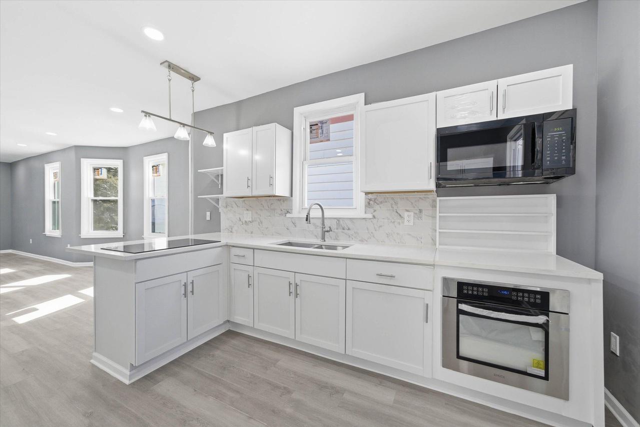 3341 N Richards St, Milwaukee, WI 53212