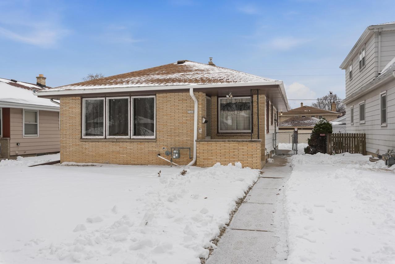 2468 S 61st St., West Allis, WI 53219