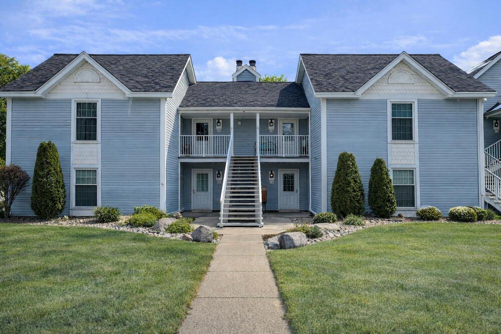 300 Foxwood Unit 160 Dr, Waterford, WI 53185