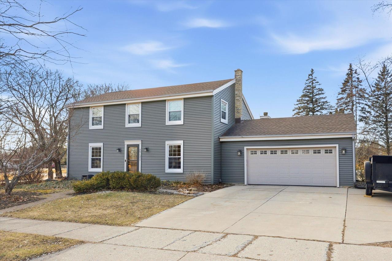W67N977 Cambridge Ave, Cedarburg, WI 53012
