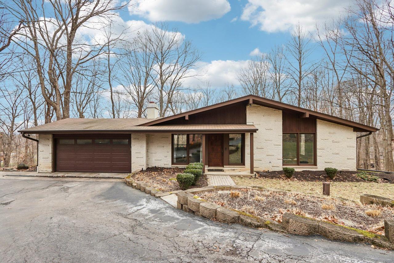 S54W23710 Maple Hill Ct., Waukesha, WI 53189