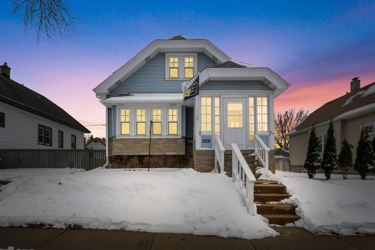 2231 S 62nd St, West Allis, WI 53219
