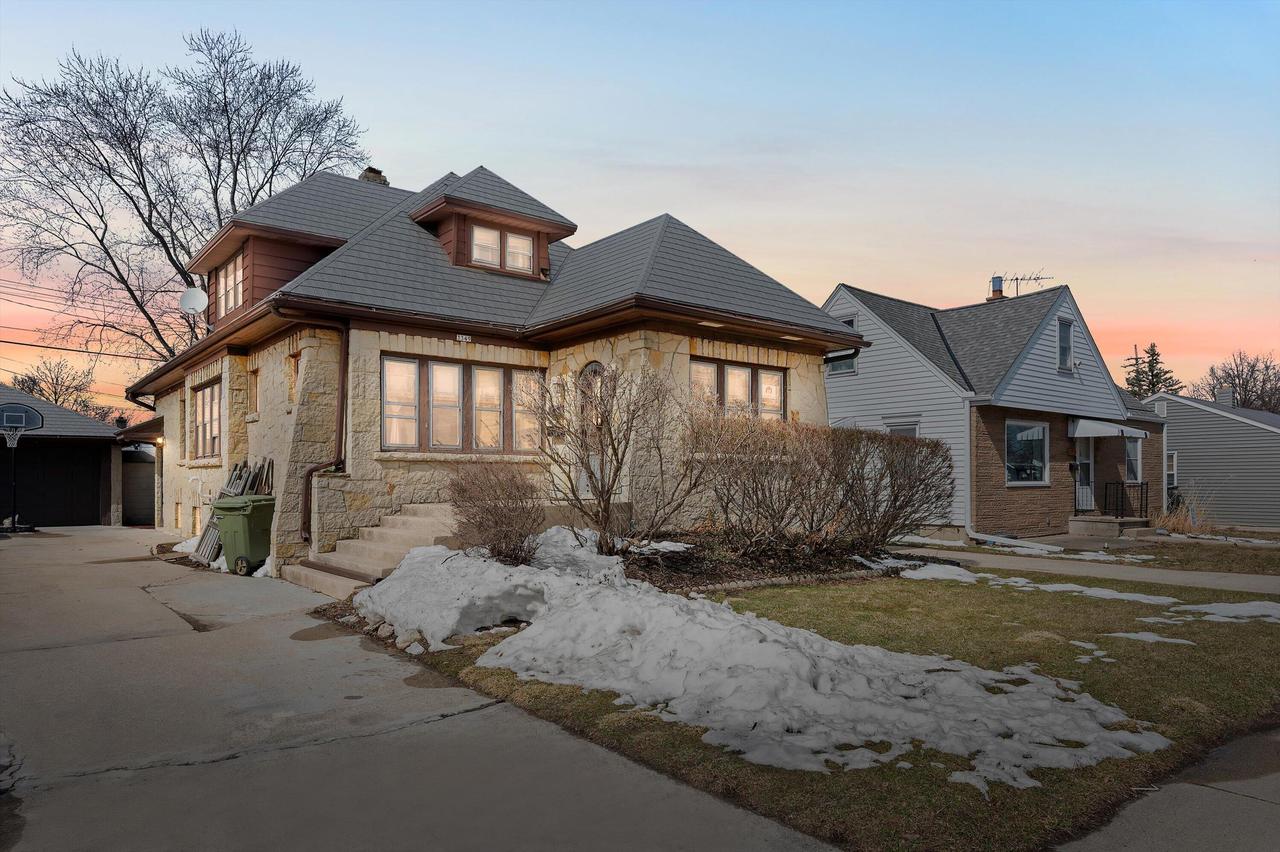 3349 N 92nd St, Milwaukee, WI 53222