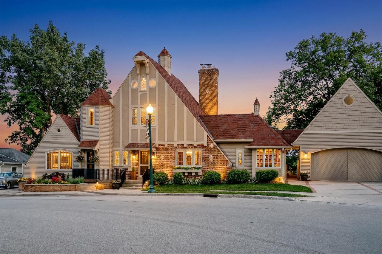 281 S Lake St, Elkhart Lake, WI 53020