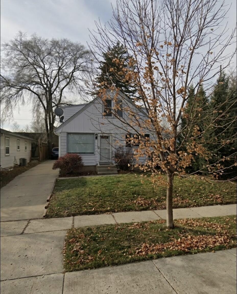 3463 S Ellen St., Milwaukee, WI 53207