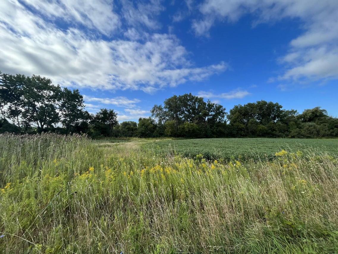 3431 E Fitzsimmons Rd, Oak Creek, WI 53154