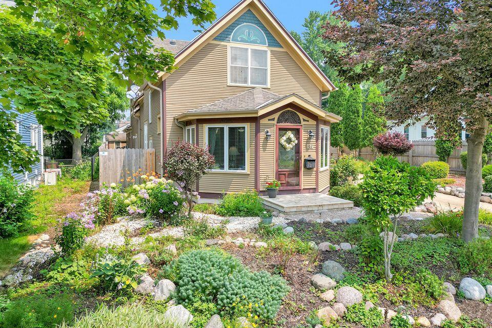 162 Wilson Ave, West Bend, WI 53090