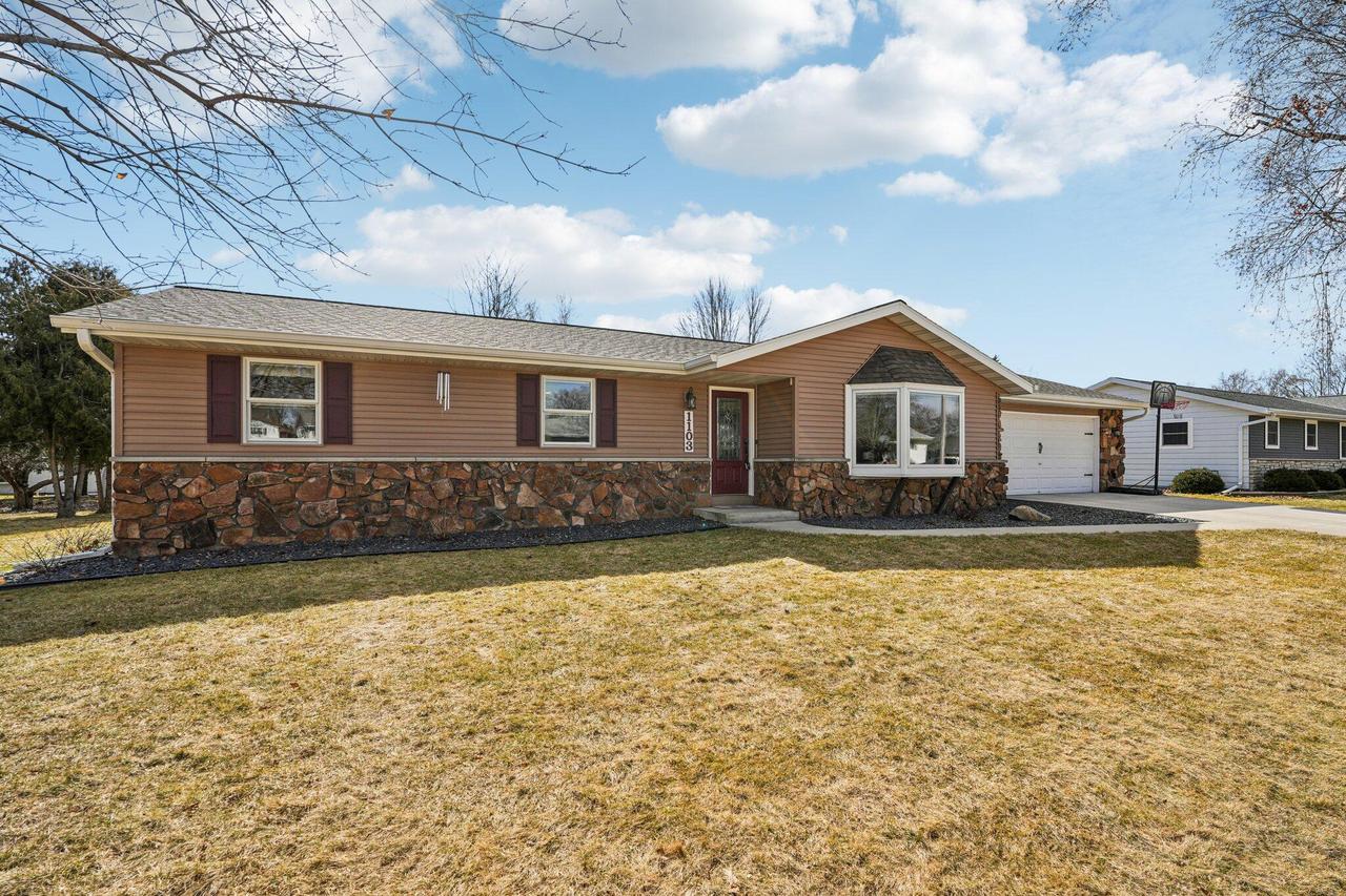 1103 Mary Ln, Lomira, WI 53048
