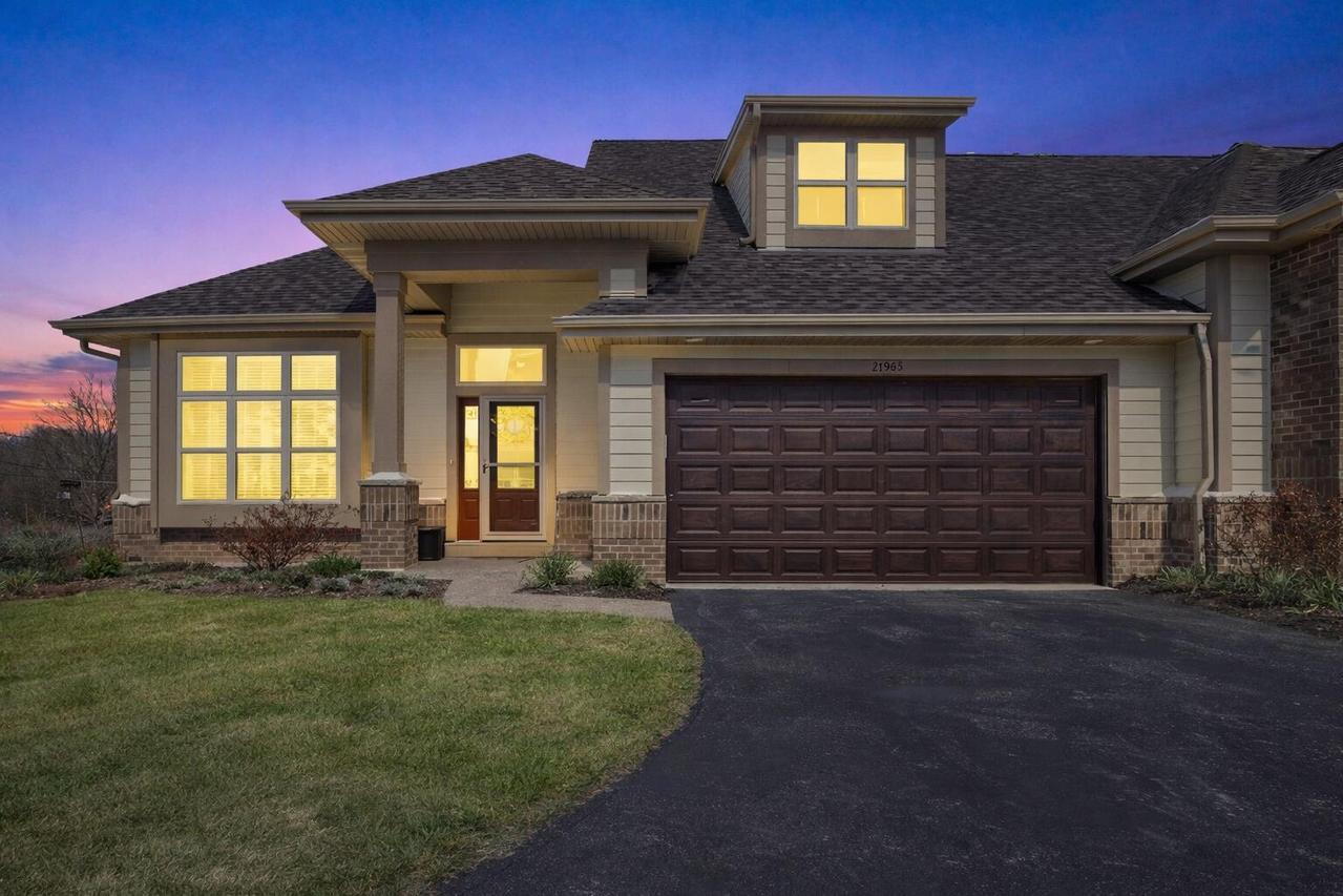 21965 W North Ave, Brookfield, WI 53045