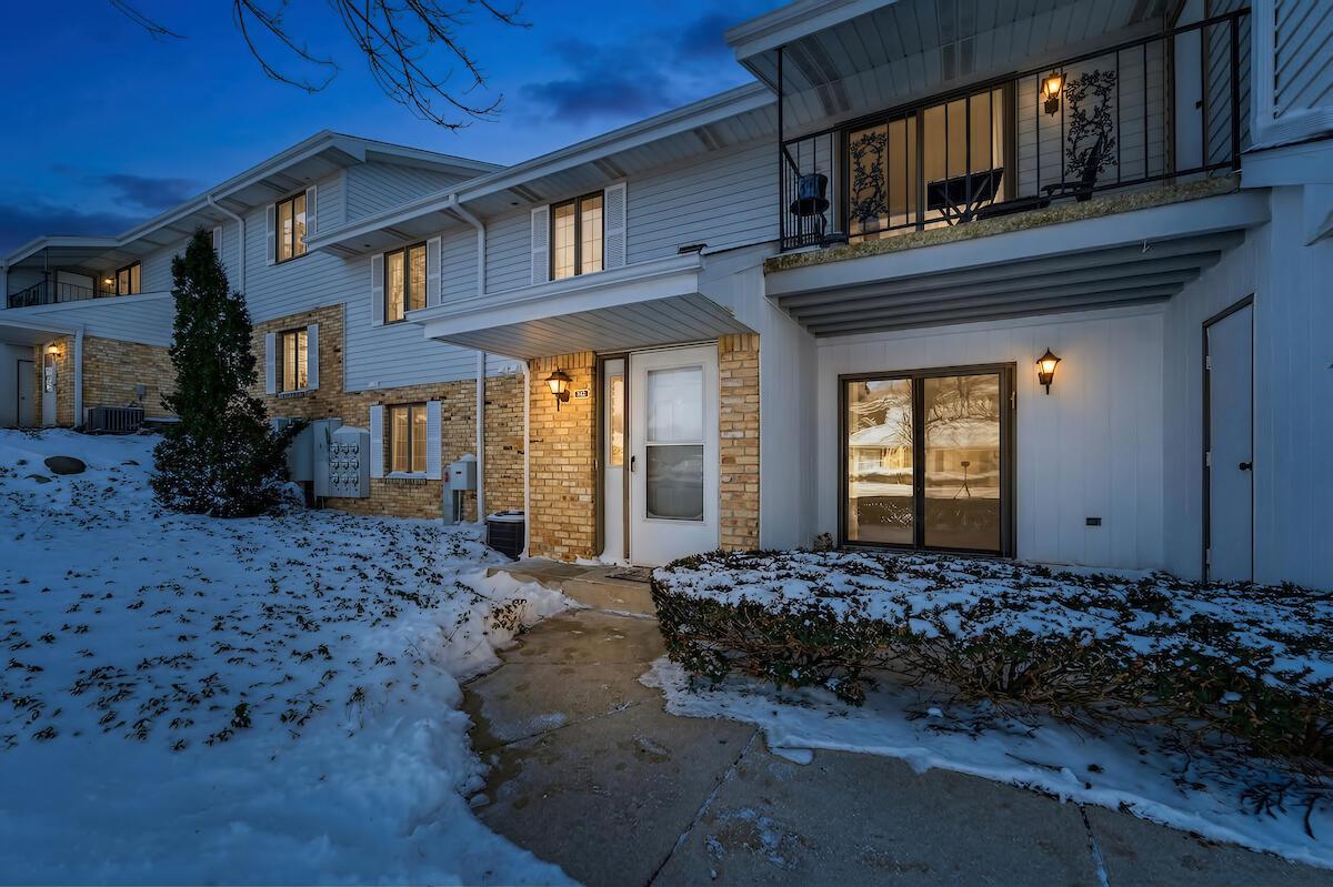 1451 Pheasant Run #101, Mount Pleasant, WI 53406