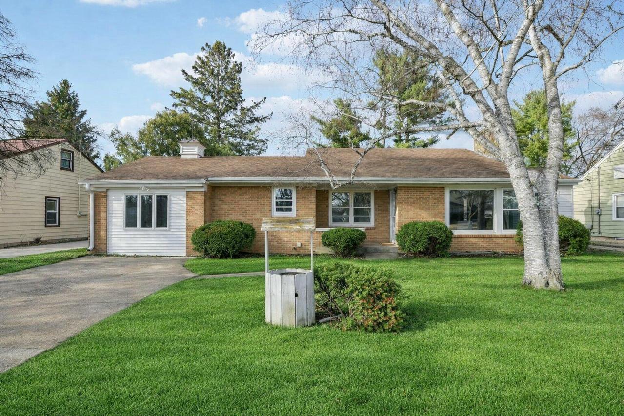 1939 W Jackson St, Beloit, WI 53511