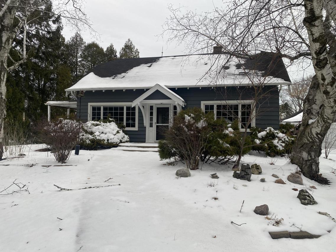 802 E Calumet Rd, Fox Point, WI 53217