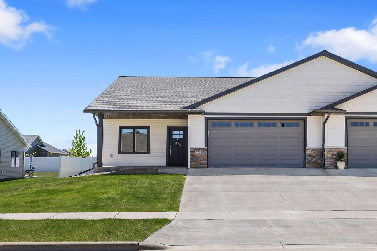 733 Crockett Dr, Holmen, WI 54636