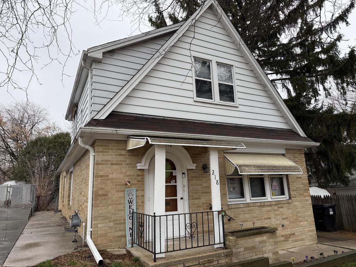 218 Island Ave, Racine, WI 53405