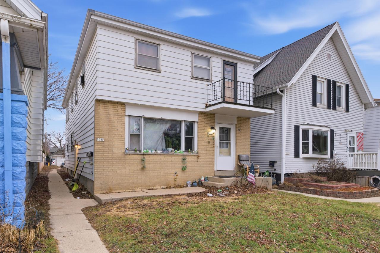 2033 S 77th St, West Allis, WI 53219