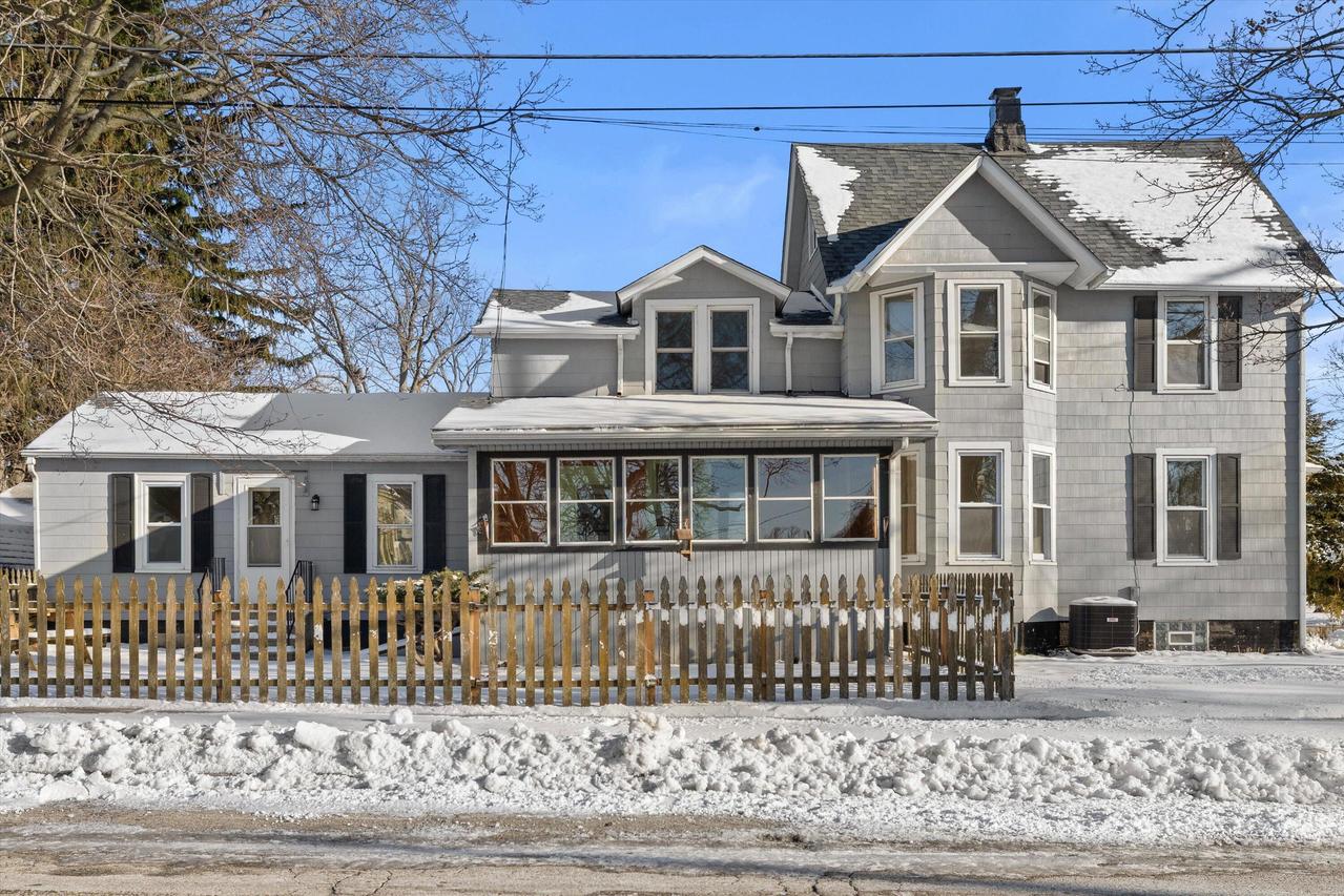 6036 3rd Ave, Kenosha, WI 53143