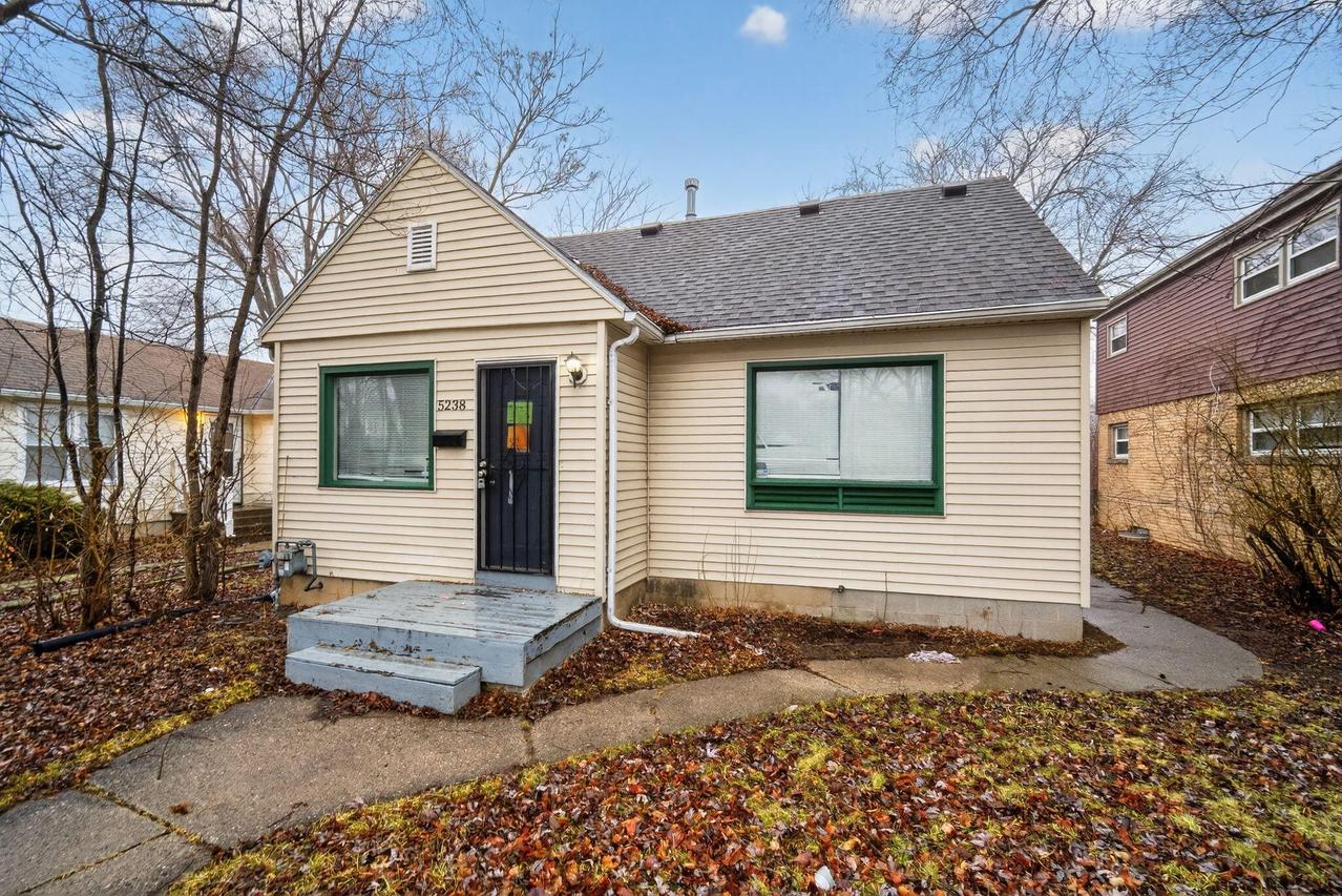 5238 N 49th St, Milwaukee, WI 53218