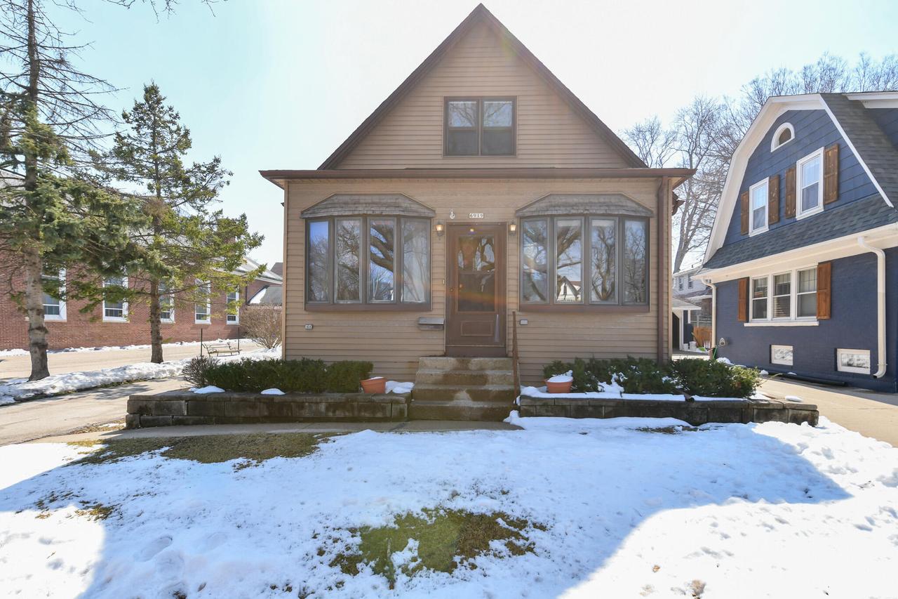 6919 W Bluemound Rd, Wauwatosa, WI 53213