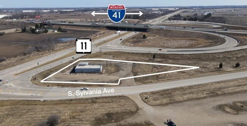 3323 S Sylvania Ave, Yorkville, WI 53177