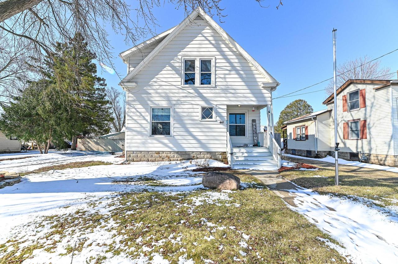 441 S Pine St, Burlington, WI 53105