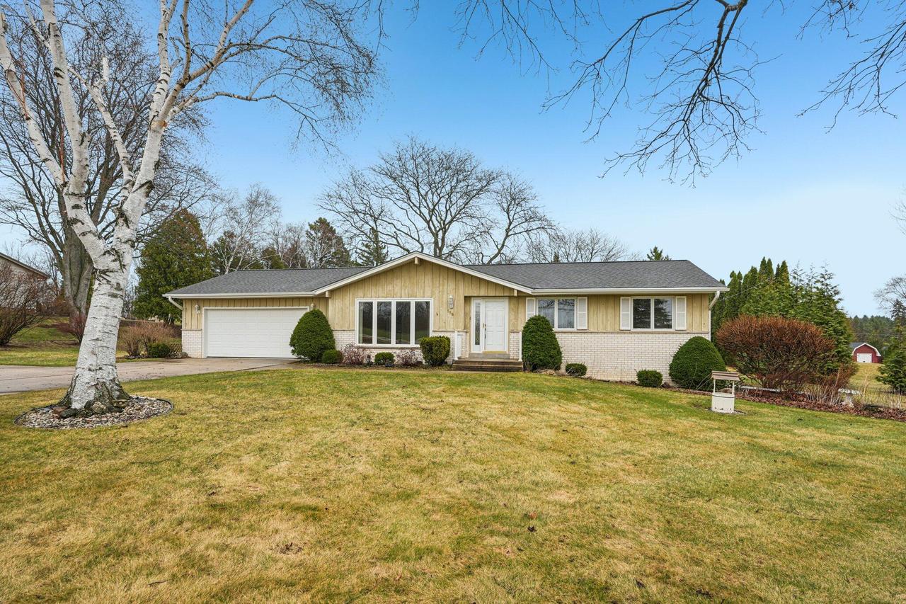558 Horns Corners, Cedarburg, WI 53012