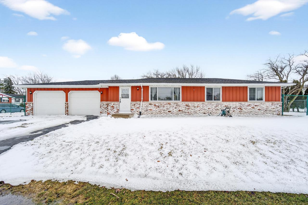 1344 Timmie Dr, Mount Pleasant, WI 53406