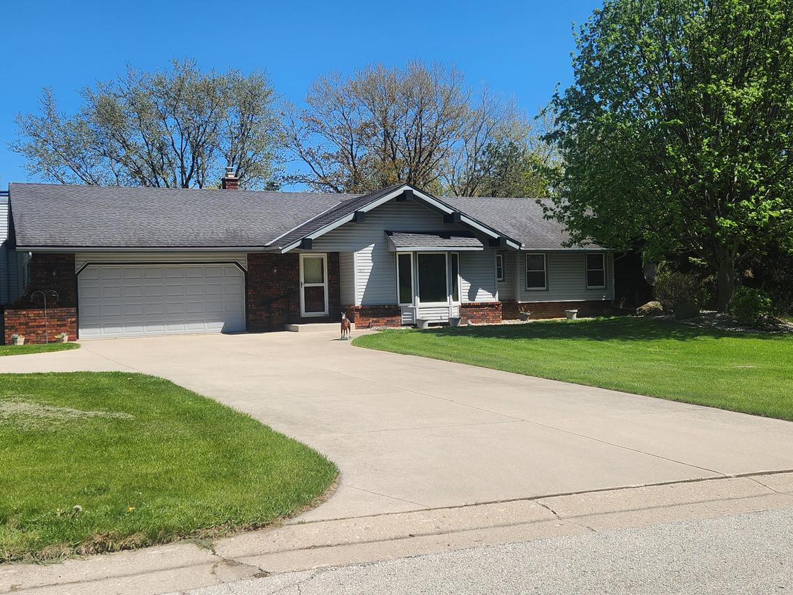 680 Forest Grove, Brookfield, WI 53005