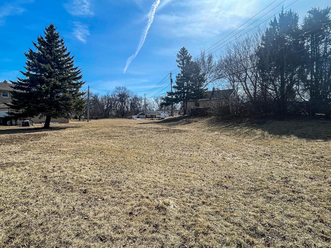 1921 E Bolivar Ave, Saint Francis, WI 53235