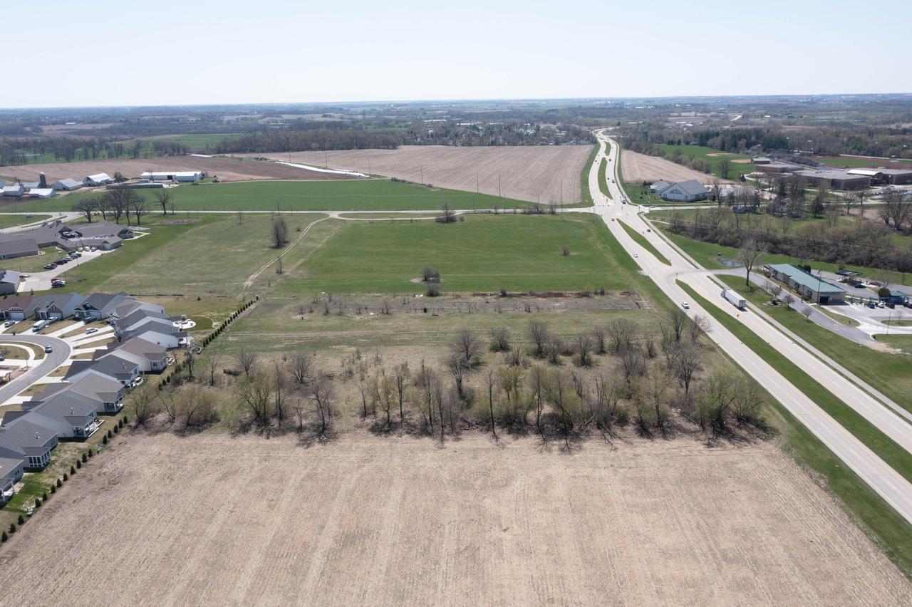 1103 S Edwards Blvd, Lake Geneva, WI 53147