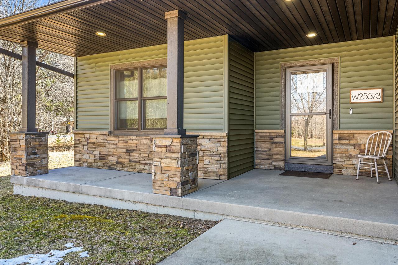 W25573 Timothy Ln, Trempealeau, WI 54661