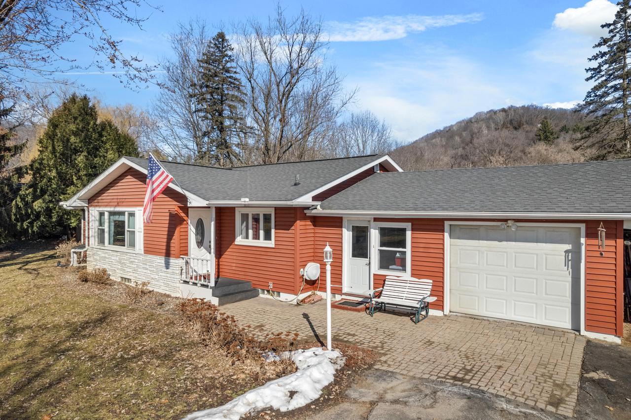 W394 Bluff Siding Rd, Buffalo, WI 54629