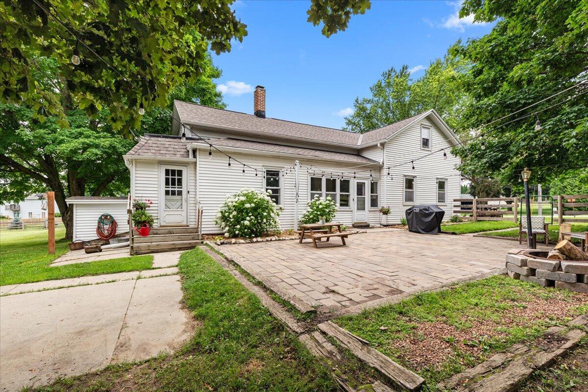 613 County Highway H -, Farmington, WI 53021