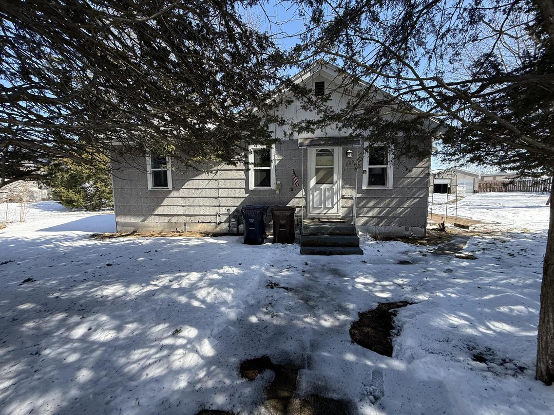 923 S 11th Ave, Onalaska, WI 54650