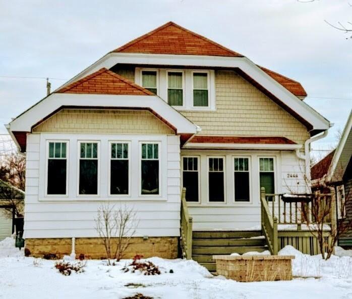 2444 N 63rd St, Wauwatosa, WI 53213