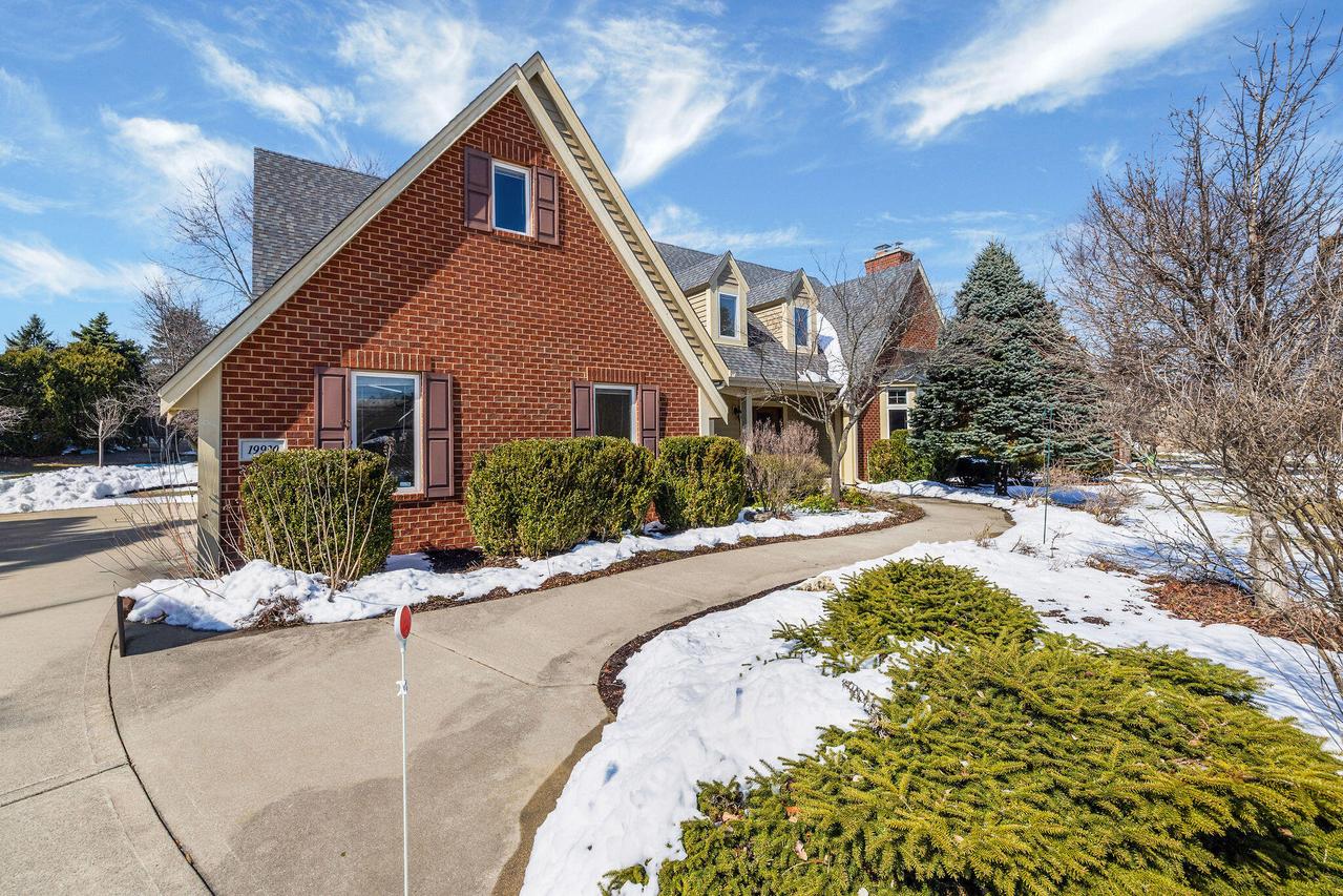 19930 Keswick Ct, Brookfield, WI 53045